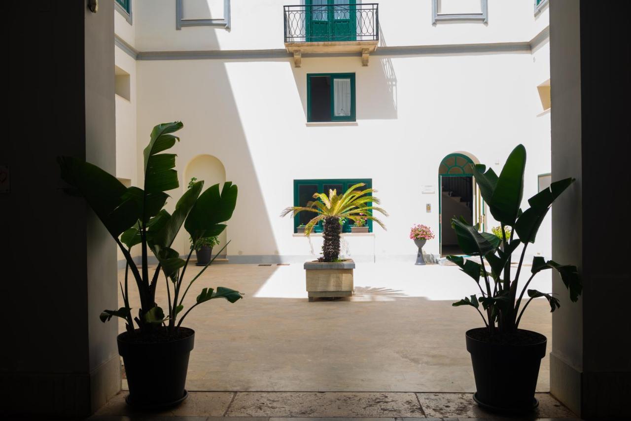 Historico Loft & Rooms Palazzo Adragna XIX Trapani Ngoại thất bức ảnh