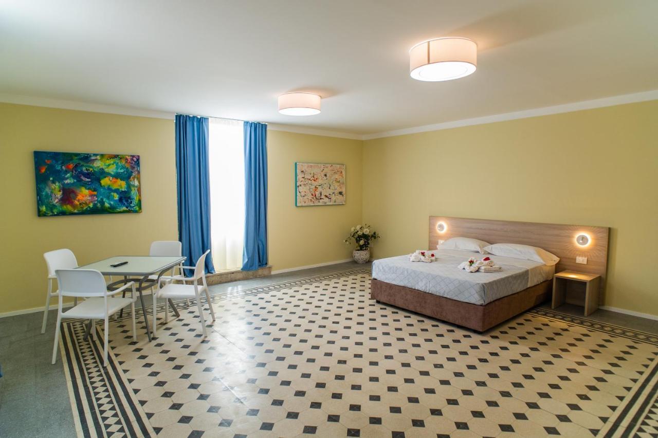 Historico Loft & Rooms Palazzo Adragna XIX Trapani Ngoại thất bức ảnh