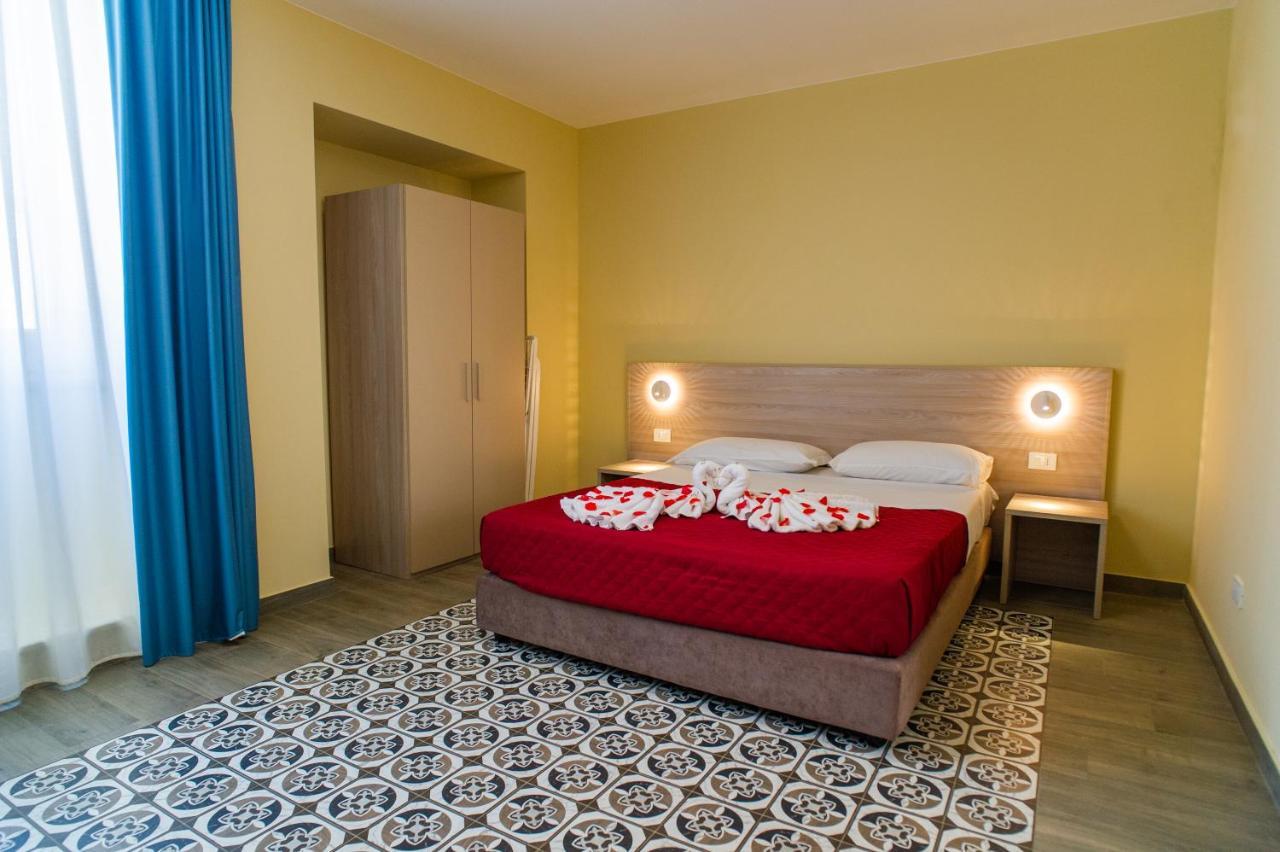 Historico Loft & Rooms Palazzo Adragna XIX Trapani Ngoại thất bức ảnh