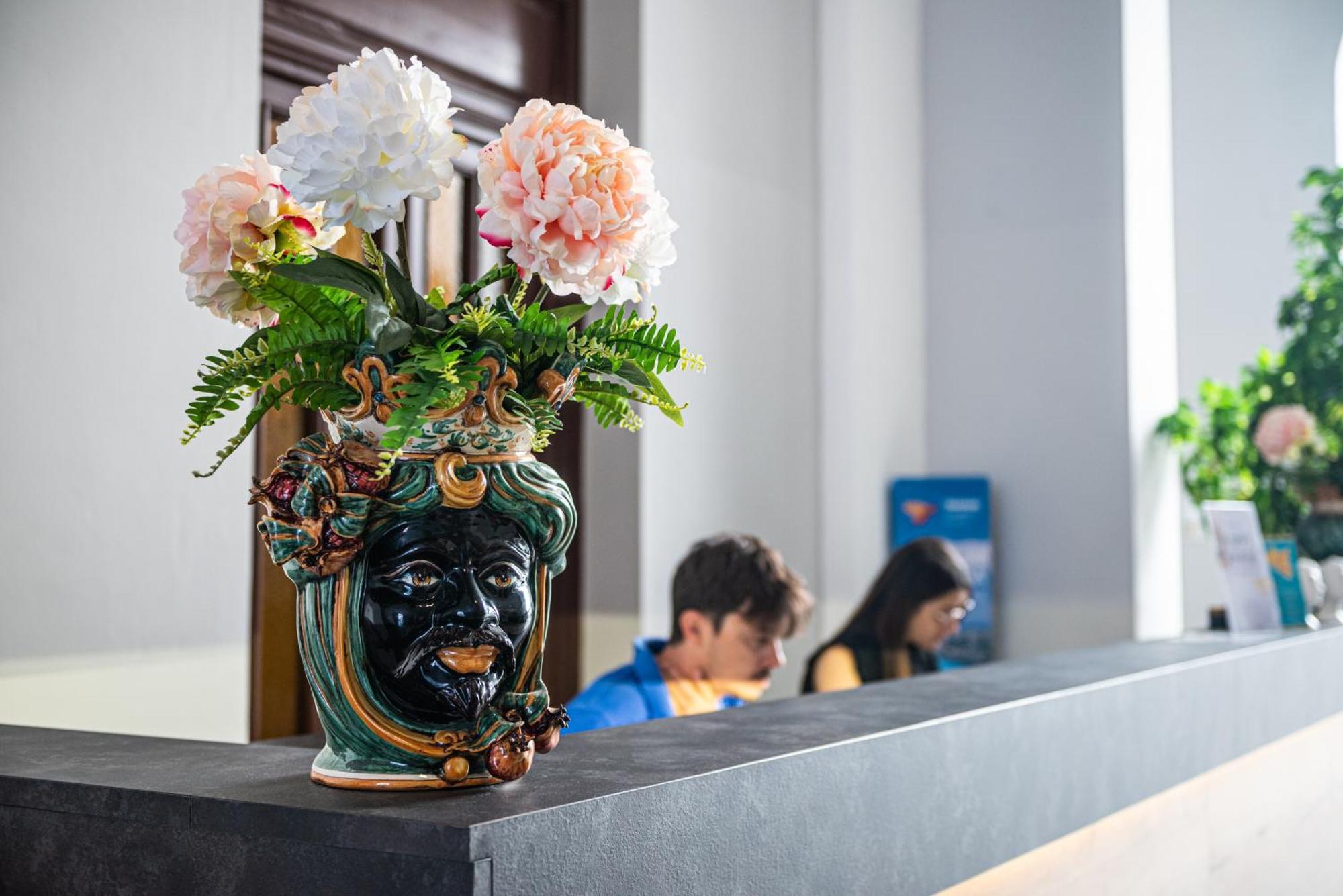 Historico Loft & Rooms Palazzo Adragna XIX Trapani Ngoại thất bức ảnh