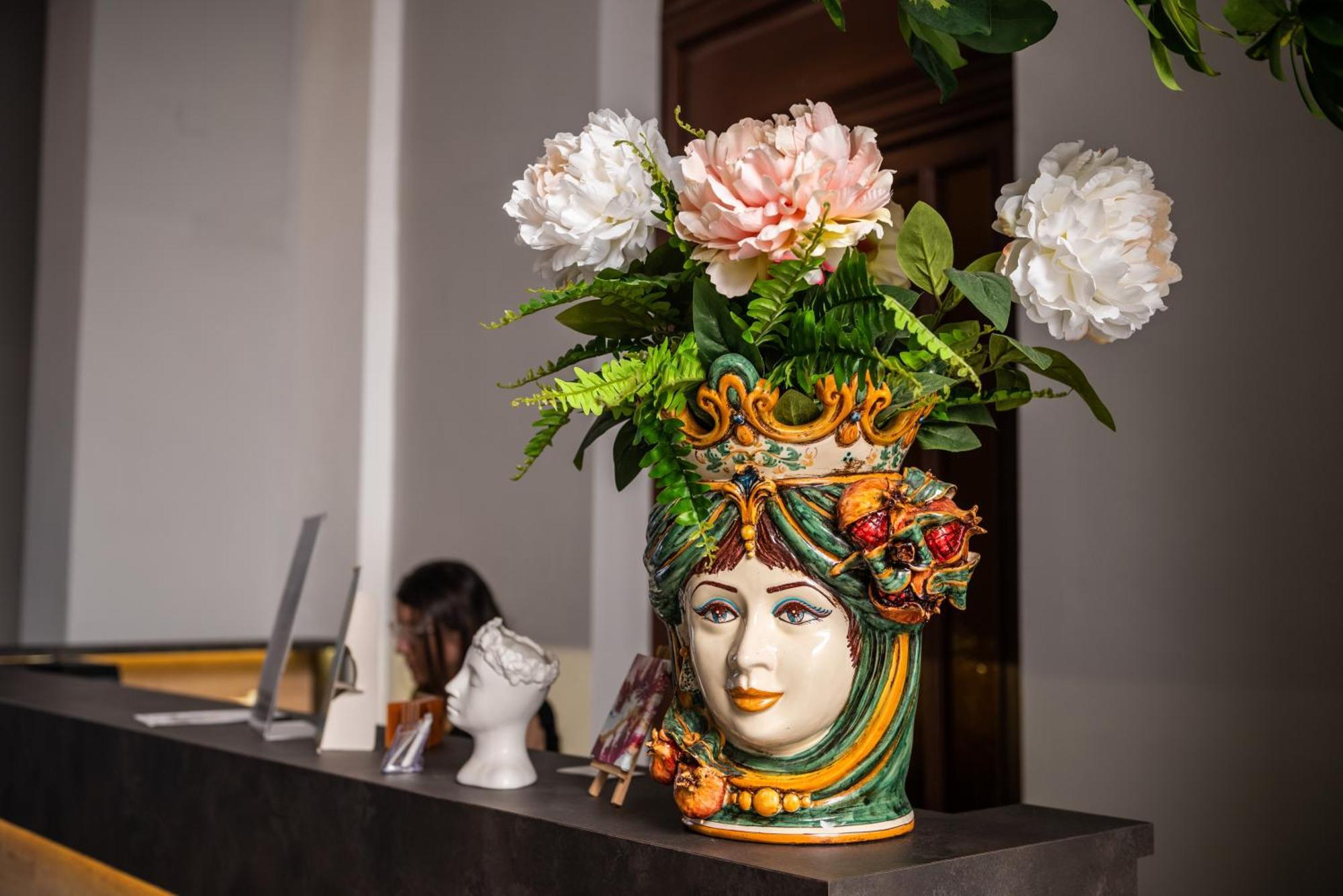 Historico Loft & Rooms Palazzo Adragna XIX Trapani Ngoại thất bức ảnh